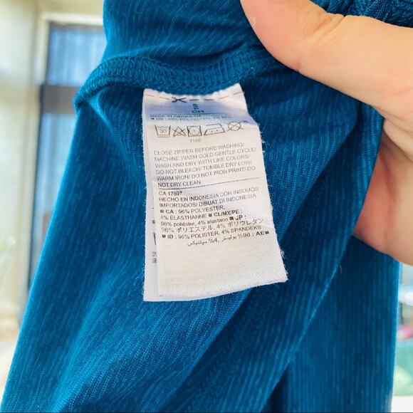 OLD NAVY ACTIVE Navy Blue Stripe Long Sleeve Half Zip Tight Sweater Shirt Gym S - Picture 7 of 8